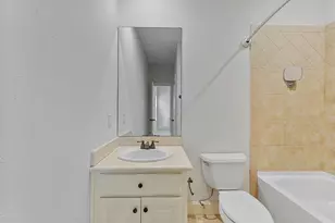 2418 Ralph St, Houston, TX 77006 - Photo 9