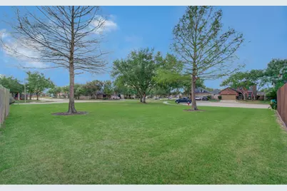 509 Redbridge Lane, League City, TX 77573 - Photo 3