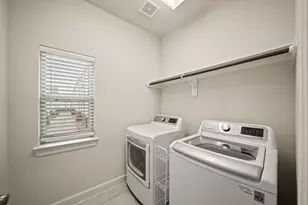 2025 Cambridge Heights Pl, Houston, TX 77045 - Photo 15