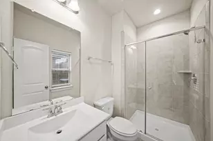 2025 Cambridge Heights Pl, Houston, TX 77045 - Photo 7