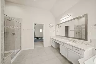 2025 Cambridge Heights Pl, Houston, TX 77045 - Photo 23