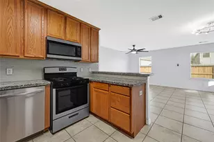 11226 Valley Kings Dr, Houston, TX 77089 - Photo 9