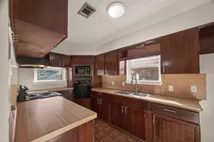 1211 Helms Rd, Houston, TX 77088 - Photo 11