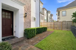 2705 Arabelle Grove, Houston, TX 77007 - Photo 3