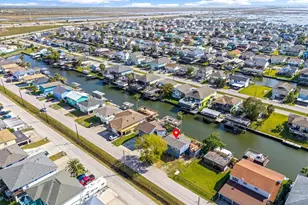 370 Ling St, Hitchcock, TX 77563 - Photo 33