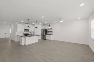 7815 Jade Crest Dr, Angleton, TX 77515 - Photo 15