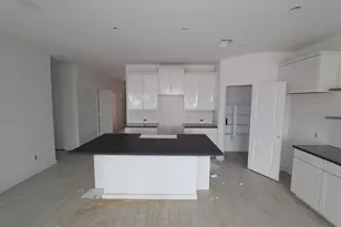 7815 Jade Crest Dr, Angleton, TX 77515 - Photo 3