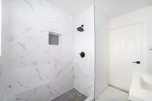 2305 Wilshire St, Houston, TX 77023 - Photo 19