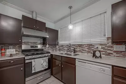 9511 Farrell Drive, Houston, TX 77070 - Photo 11