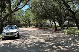 889 Wax Myrtle Ln, Houston, TX 77079 - Photo 21