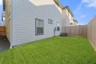 16 Fulton Row Lane, Houston, TX 77076 - Photo 15