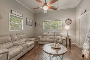 105 N Texas St, Madisonville, TX 77864 - Photo 11
