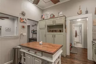 105 N Texas St, Madisonville, TX 77864 - Photo 21
