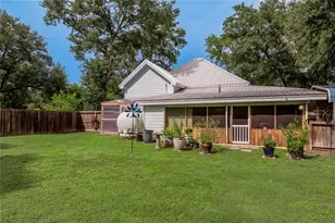 105 N Texas St, Madisonville, TX 77864 - Photo 47