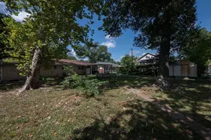 9258 Colleen Rd, Houston, TX 77080 - Photo 15