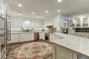 14 Shorelake Dr, Kingwood, TX 77339 - Photo 11