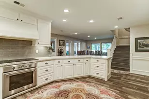 14 Shorelake Dr, Kingwood, TX 77339 - Photo 13