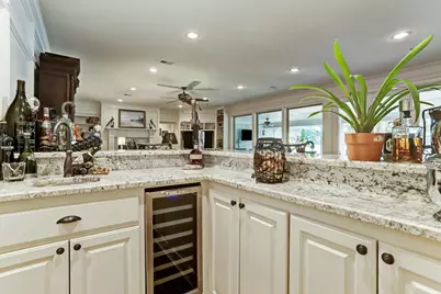 14 Shorelake Drive, Kingwood, TX 77339 - Photo 15
