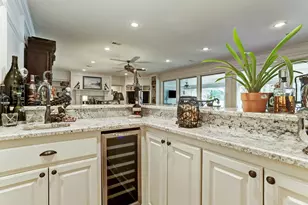 14 Shorelake Dr, Kingwood, TX 77339 - Photo 15