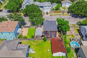 1311 37th St, Galveston, TX 77550 - Photo 25