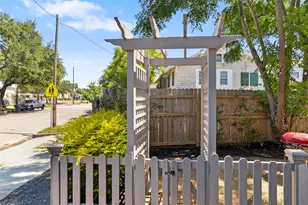 1311 37th St, Galveston, TX 77550 - Photo 23