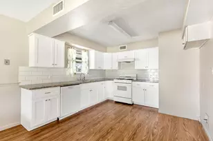 4019 Hillcrest St, Liberty, TX 77575 - Photo 7