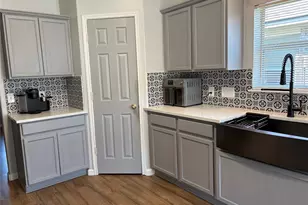8210 Greenleaf St, Baytown, TX 77523 - Photo 9