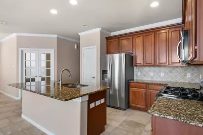 153 Montfair Boulevard, The Woodlands, TX 77382 - Photo 11