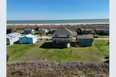521 Beachfront Drive, Matagorda, TX 77457 - Photo 7