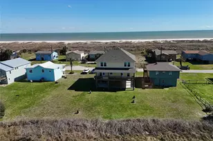 521 Beach Front Dr, Matagorda, TX 77457 - Photo 7