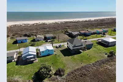 521 Beachfront Drive, Matagorda, TX 77457 - Photo 7
