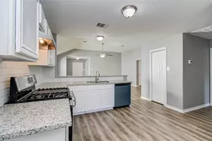 8511 Doskocil Dr, Houston, TX 77044 - Photo 5