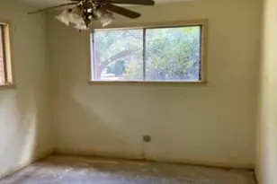 1002 S College Ave, Cleveland, TX 77327 - Photo 5