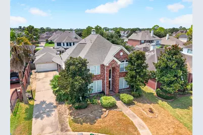 10038 Katherine Court, Houston, TX 77089 - Photo 5
