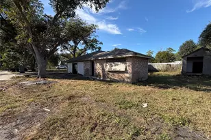 7102 Wendemere St, Houston, TX 77088 - Photo 3