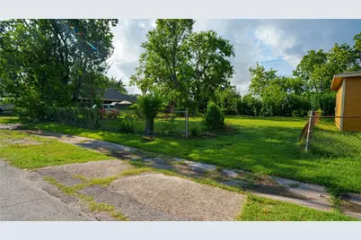 10410 Munn Street, Houston, TX 77029 - Photo 11