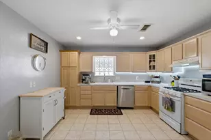 1918 51st St, Galveston, TX 77551 - Photo 7