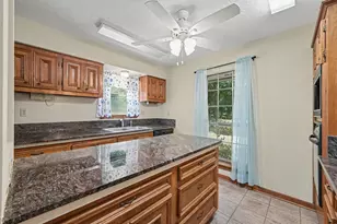 5188 Old Castle Way, Conroe, TX 77304 - Photo 11