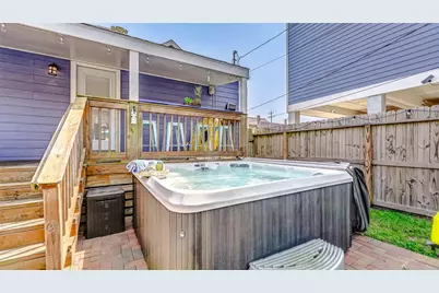 1022 Avenue L, Galveston, TX 77550 - Photo 41