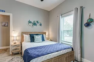 1022 Avenue L, Galveston, TX 77550 - Photo 9