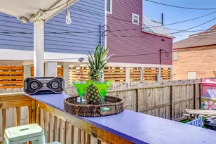 1022 Avenue L, Galveston, TX 77550 - Photo 37