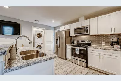 1022 Avenue L, Galveston, TX 77550 - Photo 35