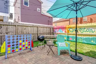 1022 Avenue L, Galveston, TX 77550 - Photo 39