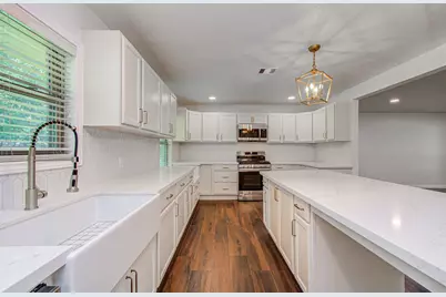 6930 S Oak Bend Drive, Alvin, TX 77511 - Photo 11