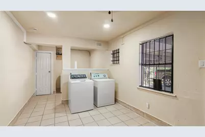 2819 Berry Street #11, Houston, TX 77004 - Photo 15
