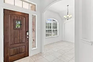 637 Maple Point Dr E, Conroe, TX 77301 - Photo 3