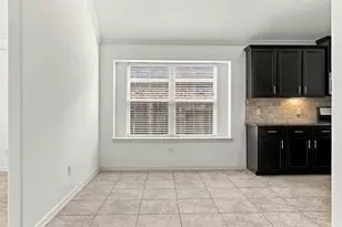 637 Maple Point Dr E, Conroe, TX 77301 - Photo 9