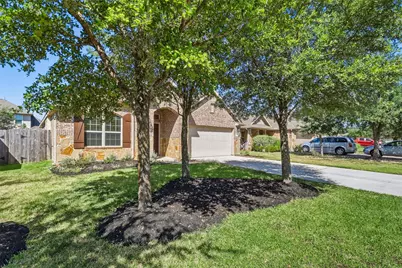 637 Maple Point Drive E, Conroe, TX 77301 - Photo 3