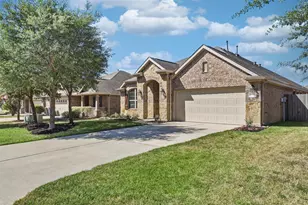 637 Maple Point Dr E, Conroe, TX 77301 - Photo 1
