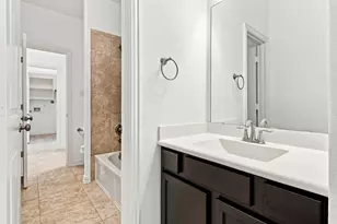 637 Maple Point Dr E, Conroe, TX 77301 - Photo 43